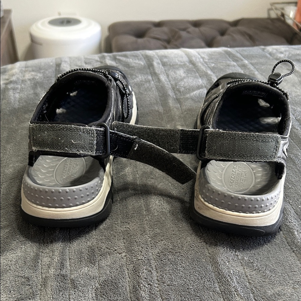 ☘️Skechers Men's Black Athletic Sandals - Picture 5 of 9